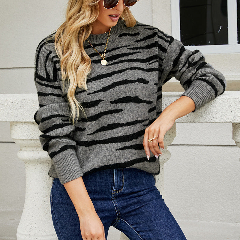 Women’s Long sleeve pullover - Striped Sweater Pullover Tiger Pattern